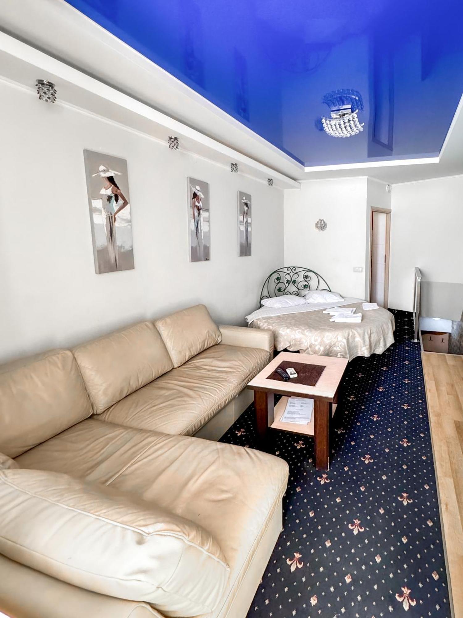 איוונו-פרנקיבסק Apartments Deluxe מראה חיצוני תמונה