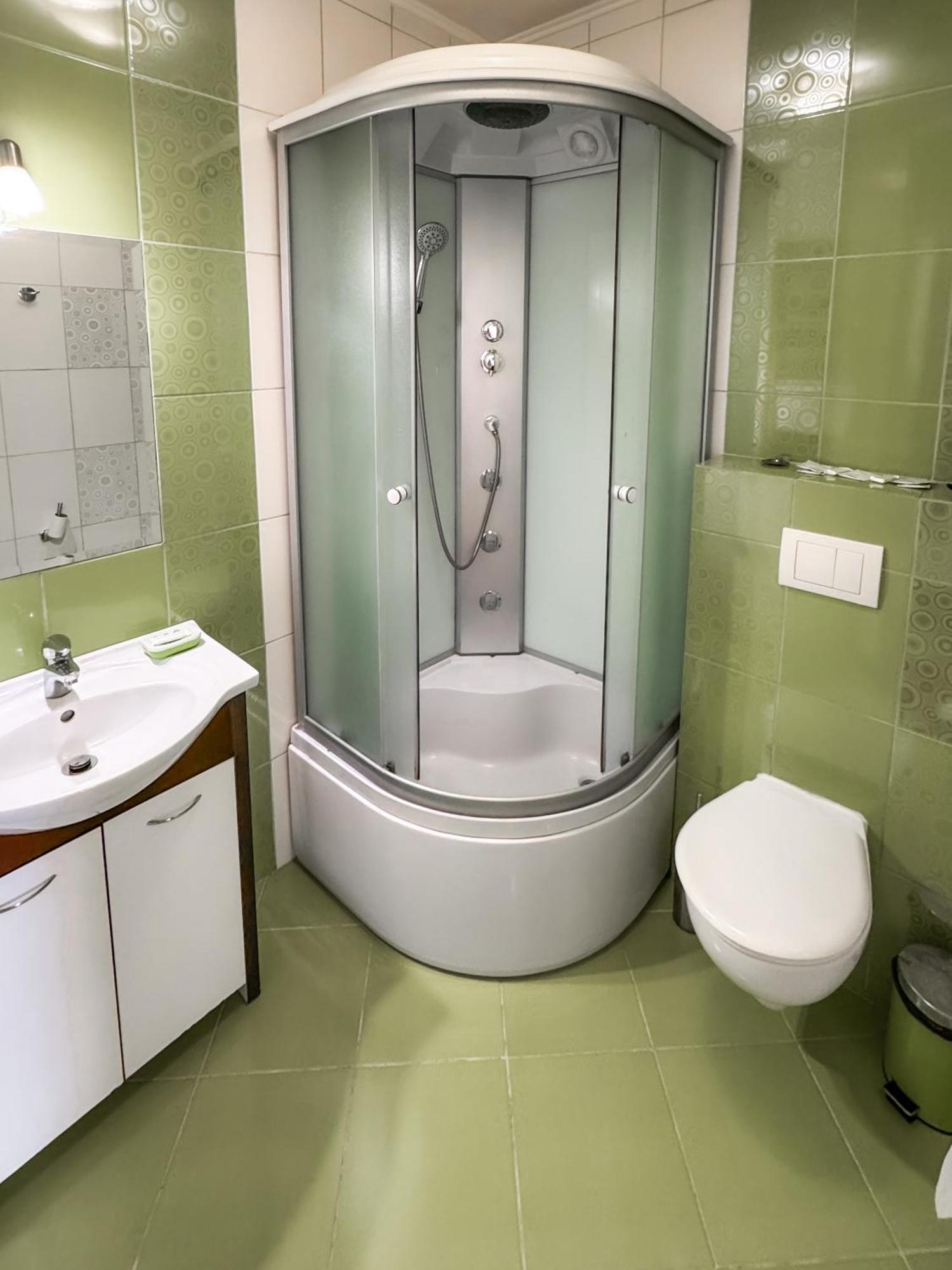 איוונו-פרנקיבסק Apartments Deluxe מראה חיצוני תמונה