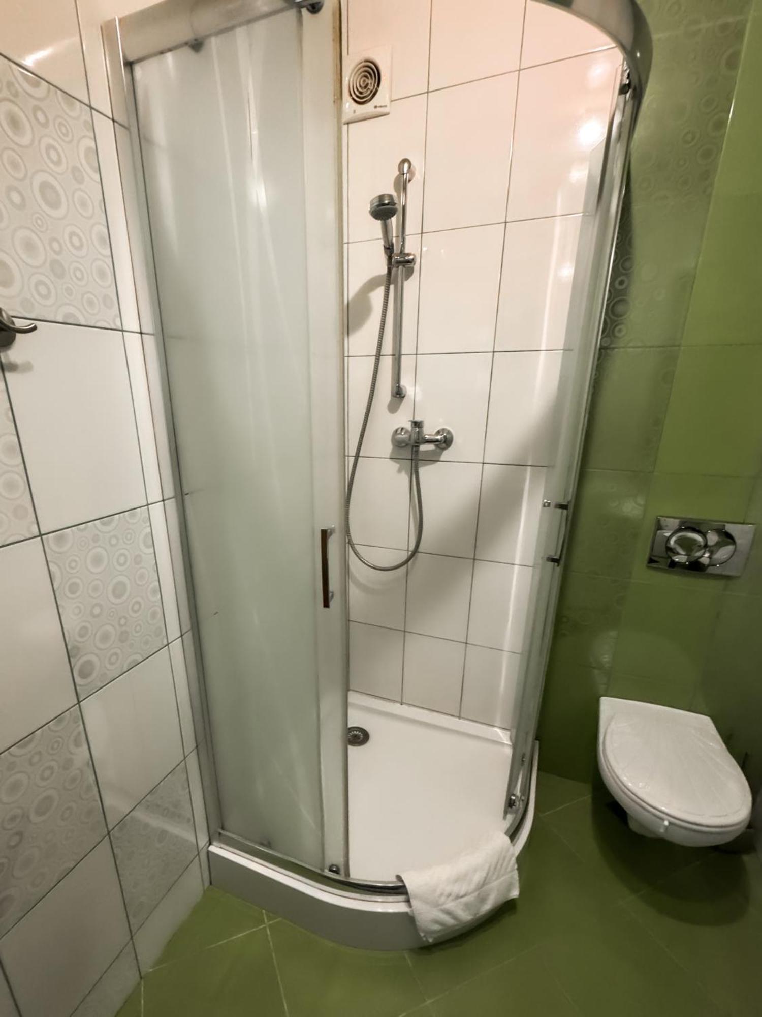 איוונו-פרנקיבסק Apartments Deluxe מראה חיצוני תמונה