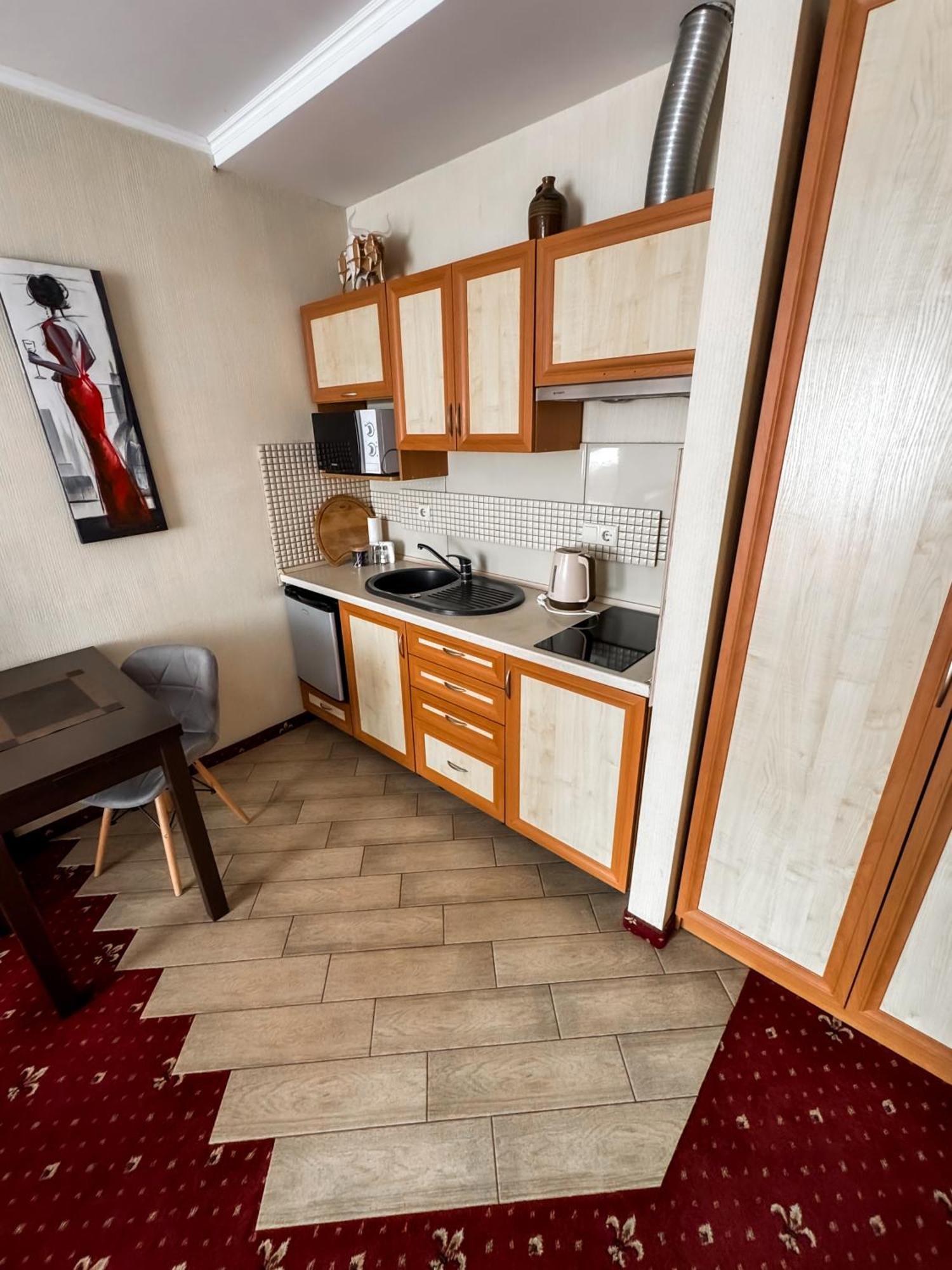 איוונו-פרנקיבסק Apartments Deluxe מראה חיצוני תמונה